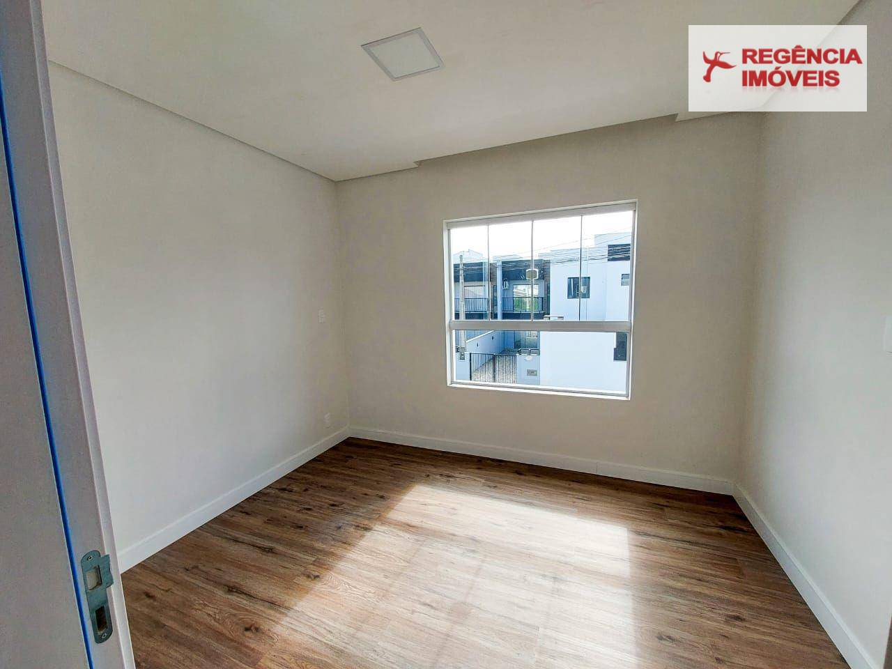 Casa à venda com 3 quartos, 127m² - Foto 4