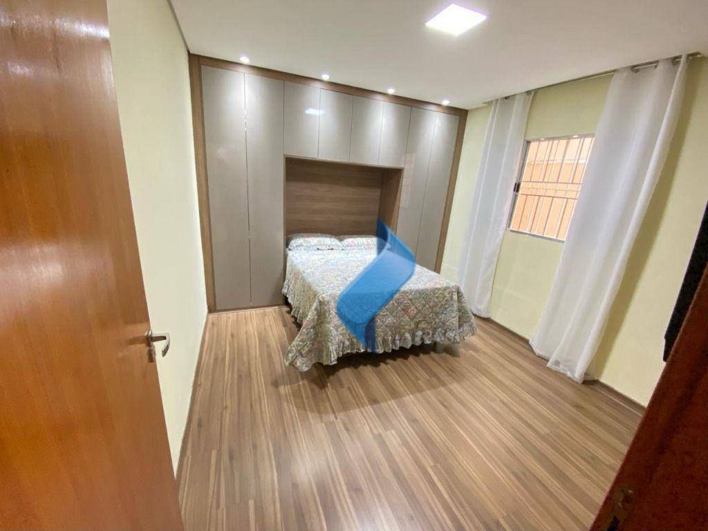 Casa à venda com 3 quartos, 214m² - Foto 9