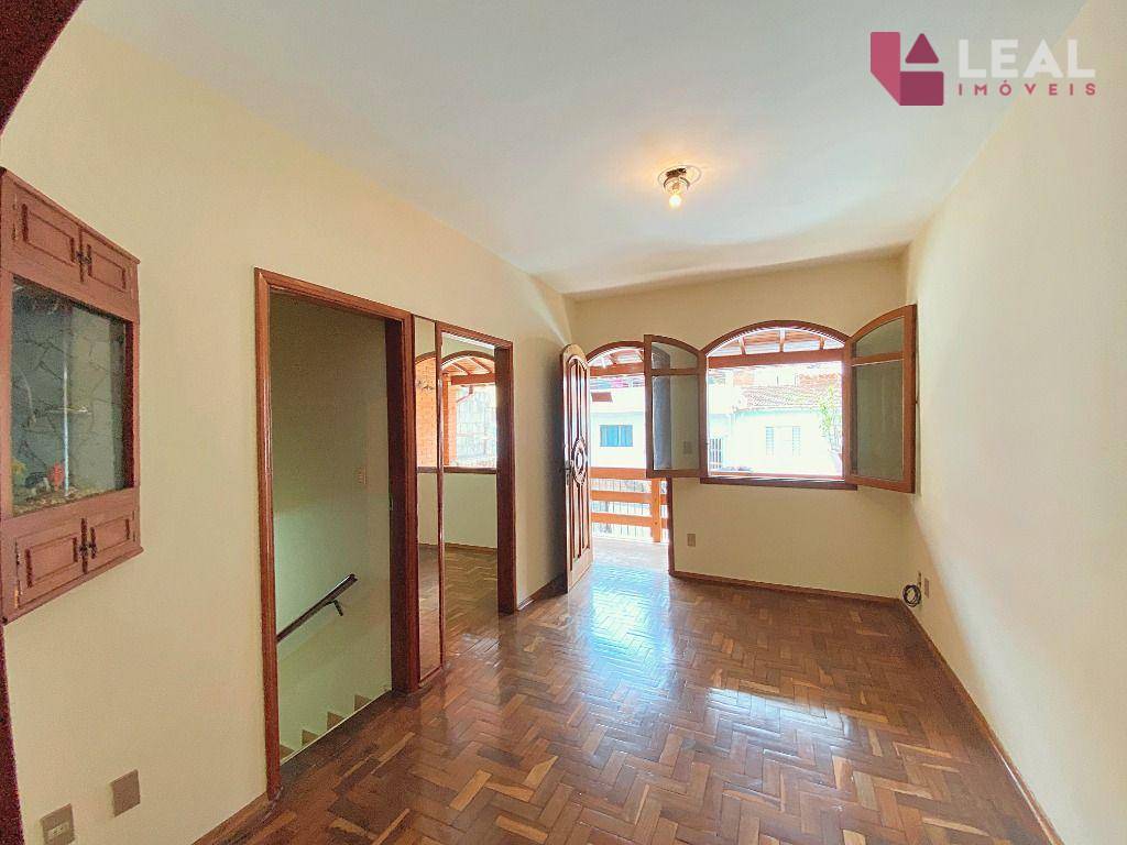 Casa à venda com 4 quartos, 240m² - Foto 9