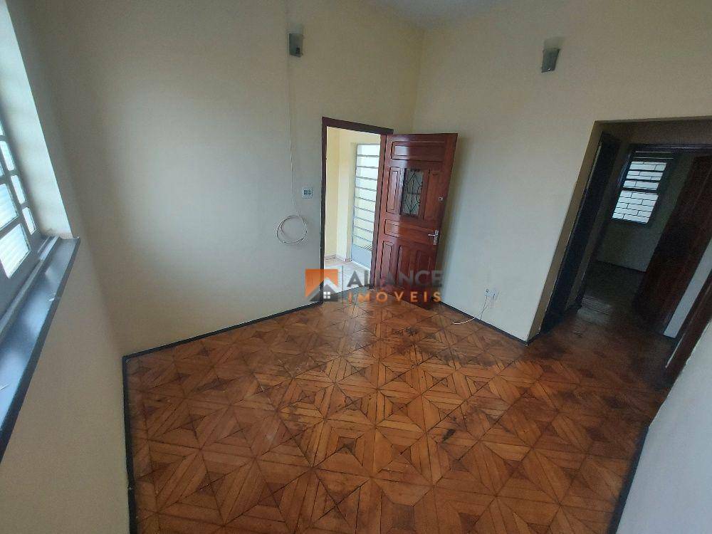 Casa para alugar com 2 quartos, 60m² - Foto 4