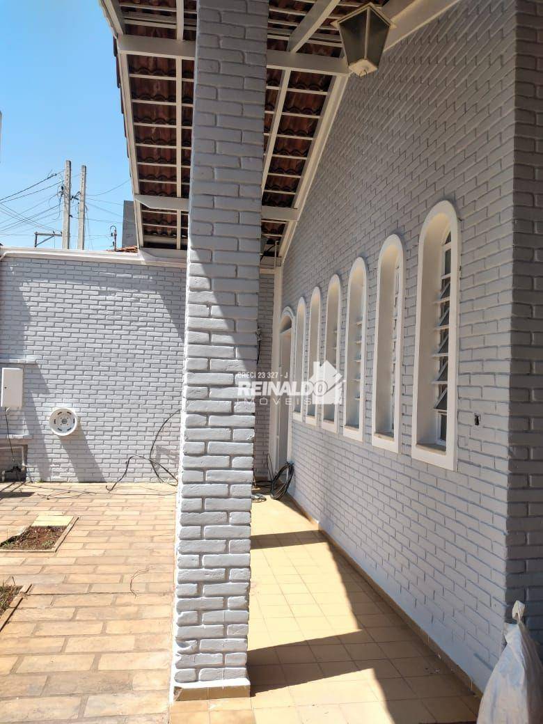 Casa à venda e aluguel com 3 quartos, 266m² - Foto 10