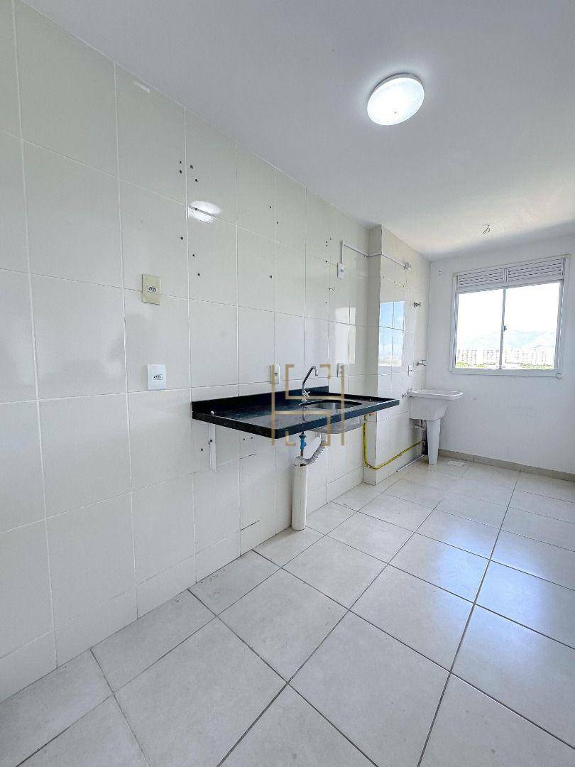 Apartamento à venda com 3 quartos, 71m² - Foto 2