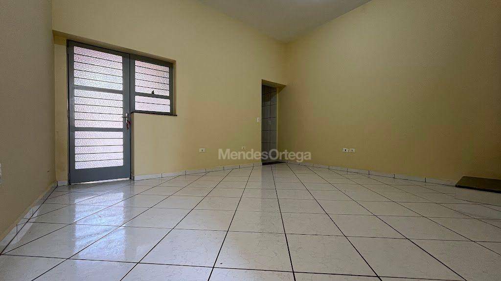 Casa para alugar com 2 quartos, 150m² - Foto 3