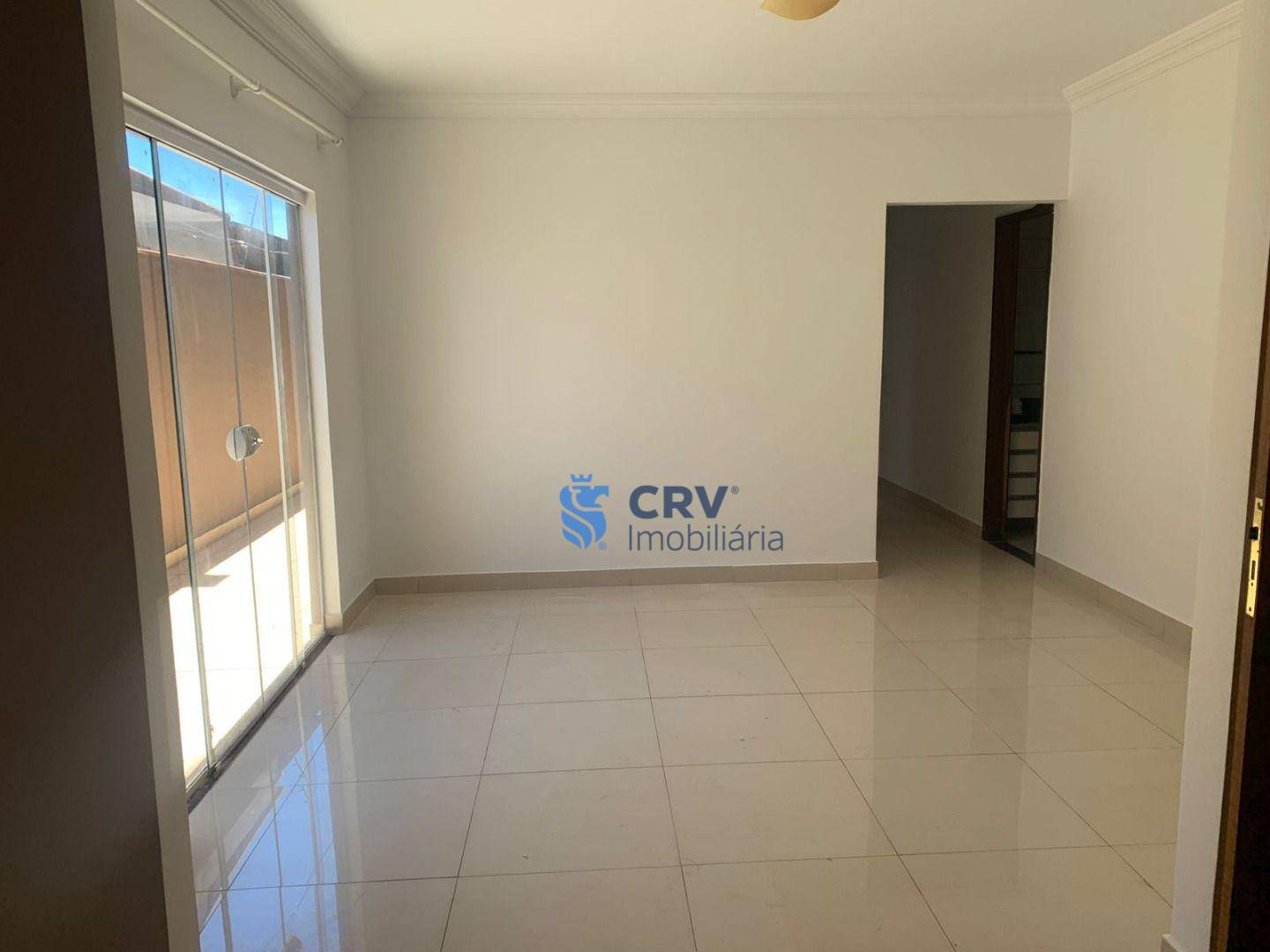 Casa à venda com 5 quartos, 180m² - Foto 2