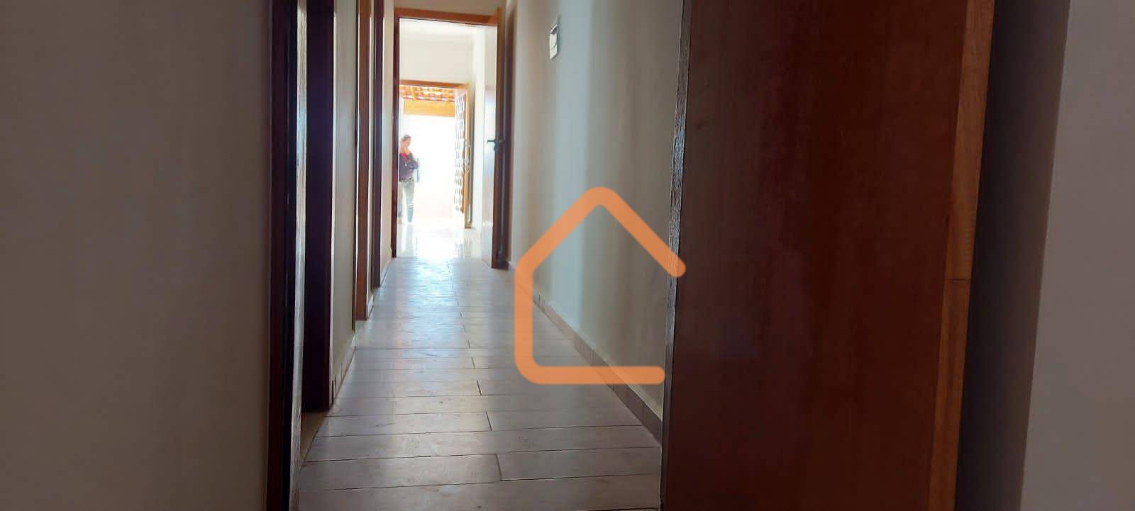 Casa à venda com 3 quartos, 180m² - Foto 11