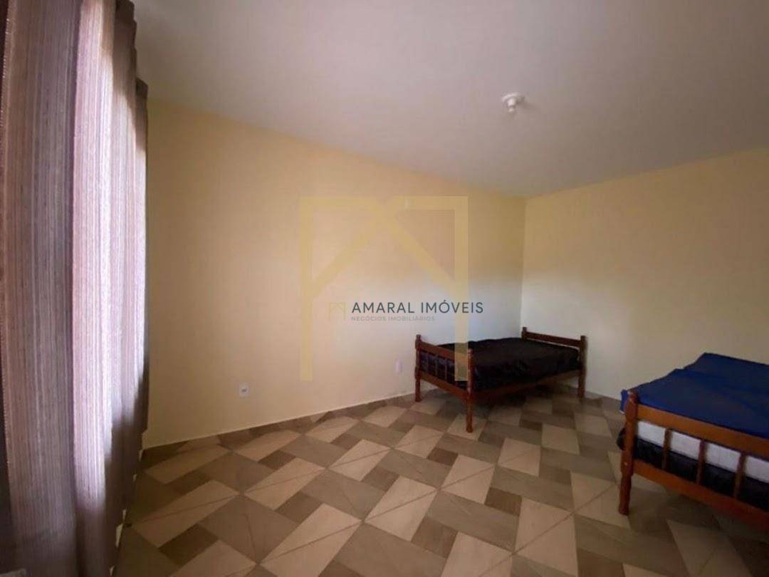 Chácara à venda com 4 quartos, 200m² - Foto 4