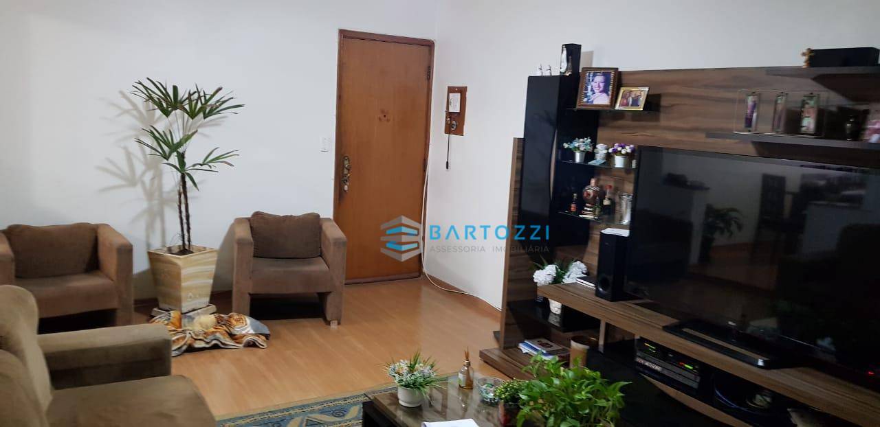 Apartamento à venda com 3 quartos, 87m² - Foto 2