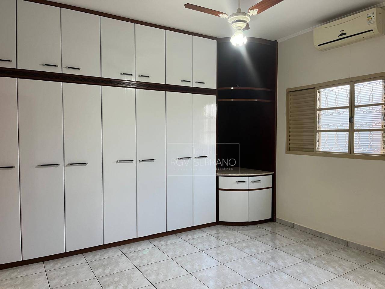 Casa para alugar com 3 quartos, 180m² - Foto 10