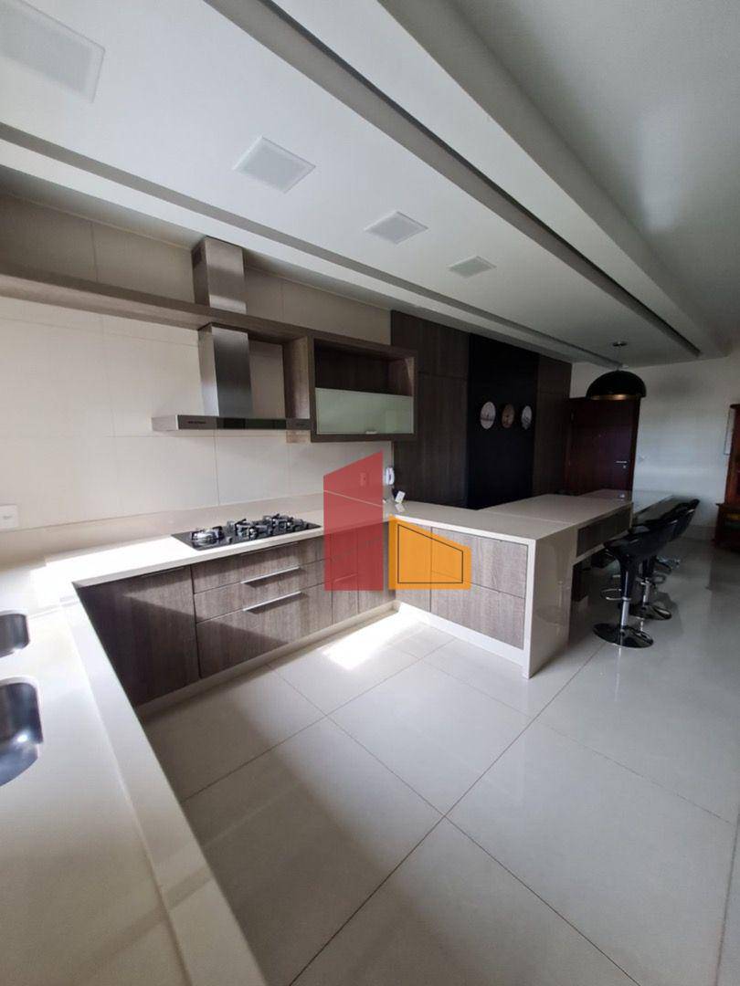 Apartamento à venda com 3 quartos, 215m² - Foto 9