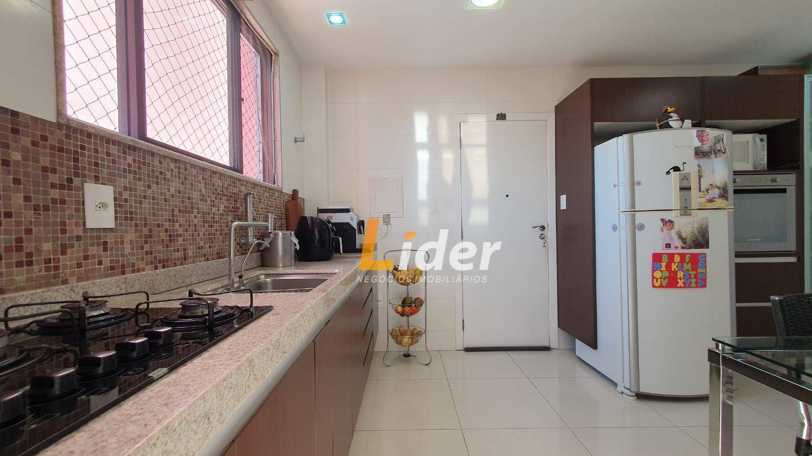 Apartamento à venda com 3 quartos, 167m² - Foto 23