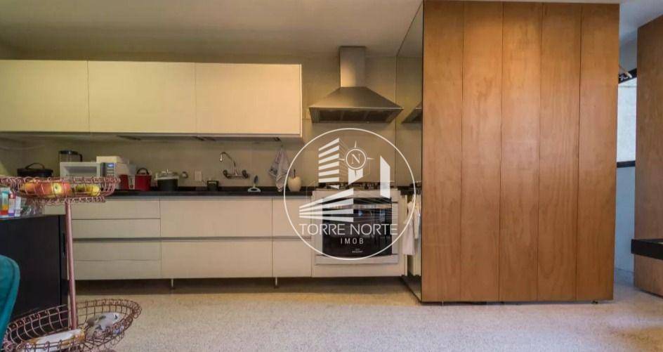 Apartamento à venda com 3 quartos, 162m² - Foto 13