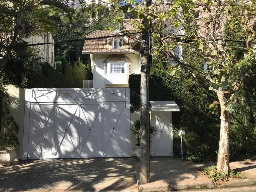 Casa à venda e aluguel com 3 quartos, 700m² - Foto 2