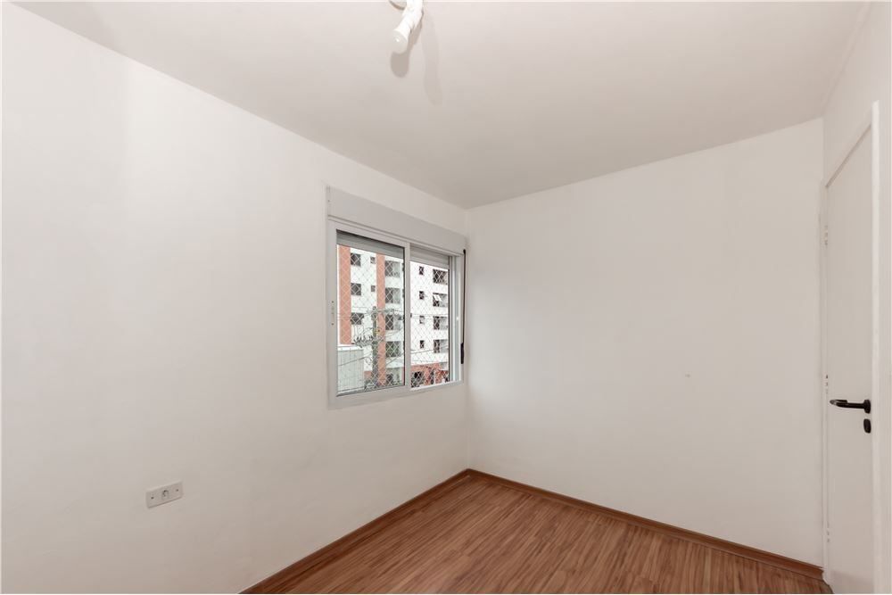 Apartamento à venda com 2 quartos, 70m² - Foto 4