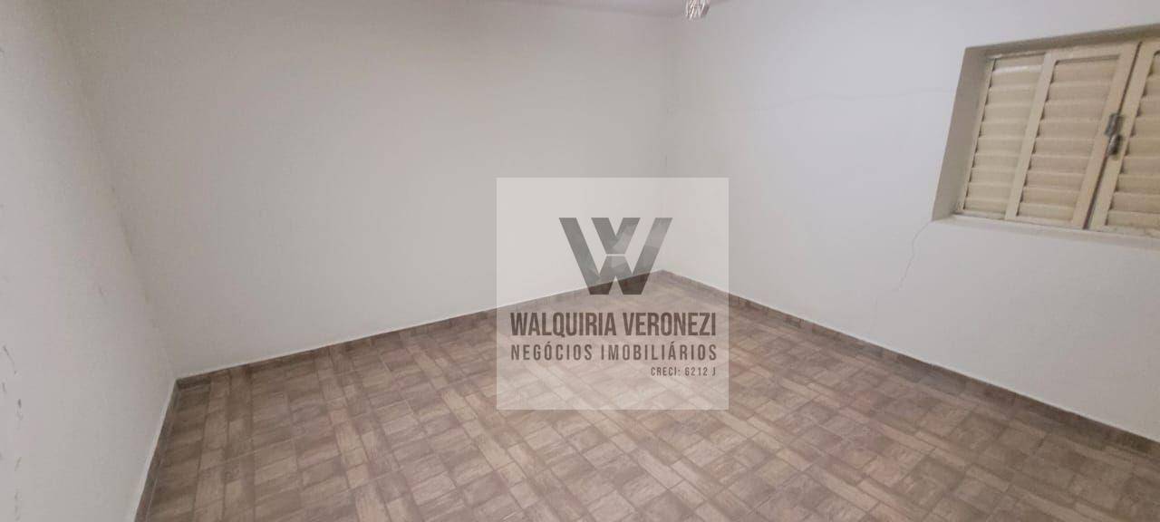 Casa para alugar com 3 quartos, 200m² - Foto 4