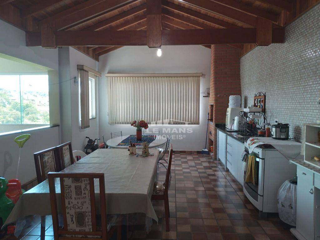 Casa à venda com 6 quartos, 296m² - Foto 13