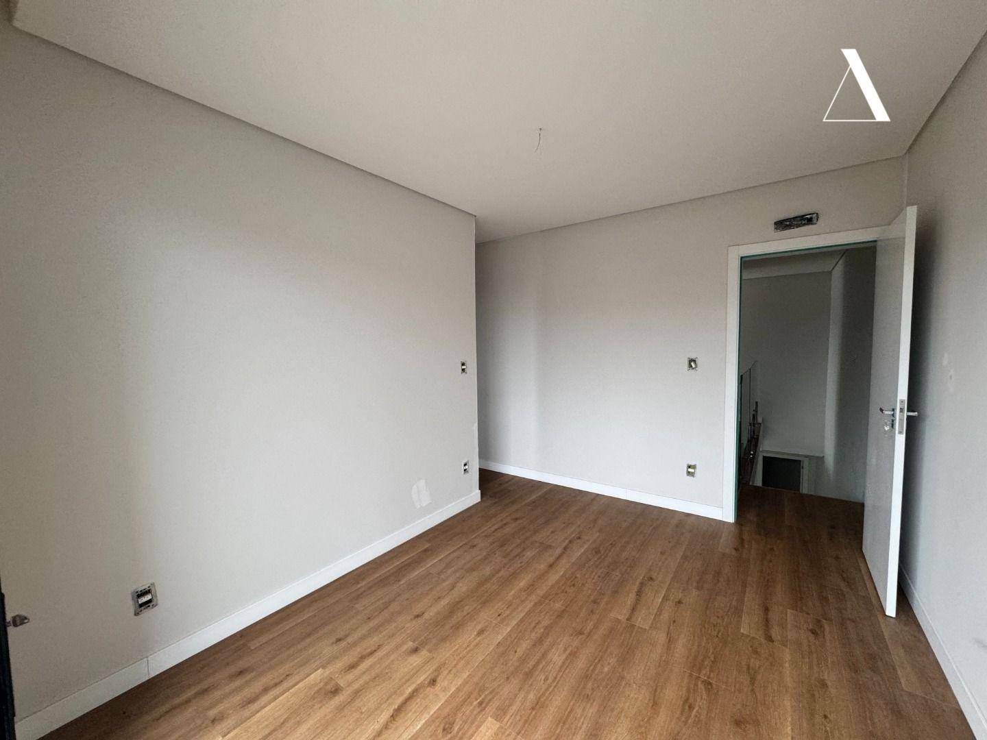 Casa à venda com 3 quartos, 195m² - Foto 7