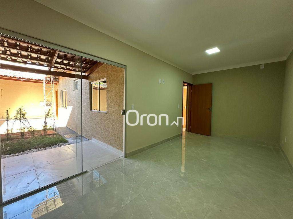 Casa à venda com 4 quartos, 185m² - Foto 2