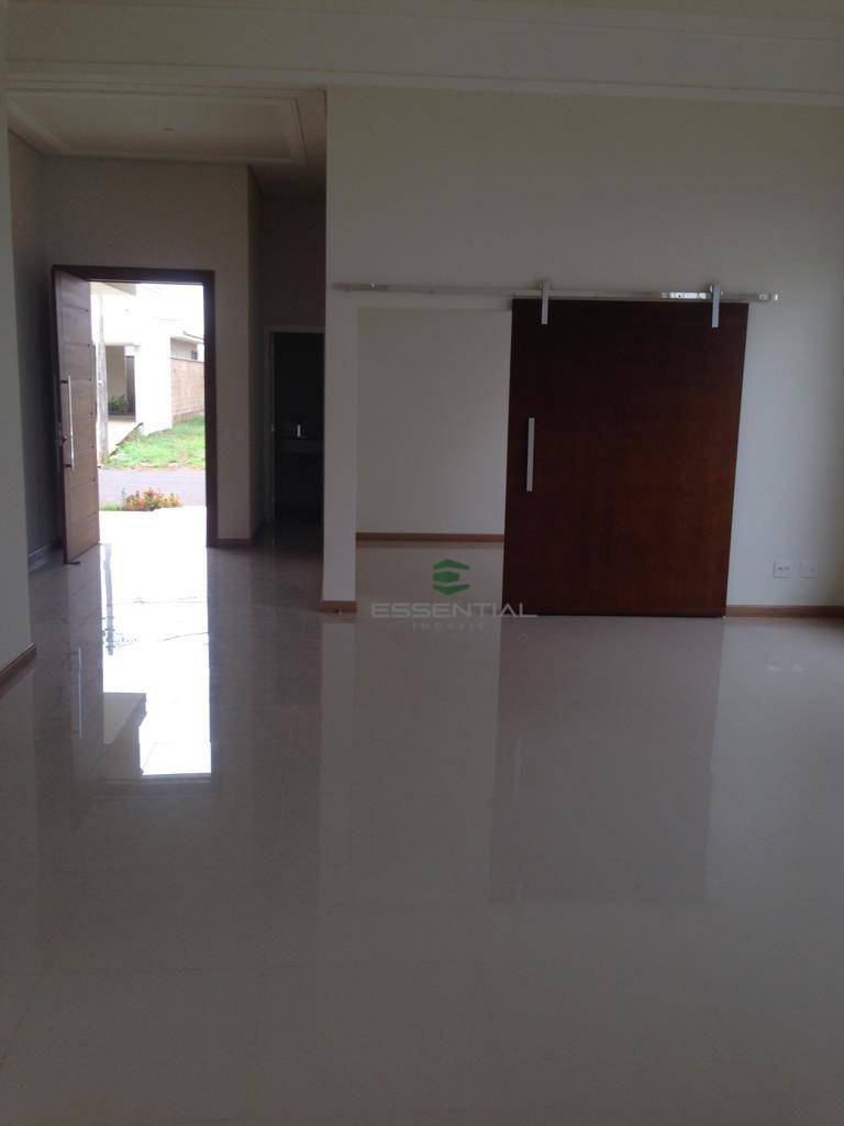 Casa de Condomínio à venda e aluguel com 3 quartos, 300m² - Foto 3