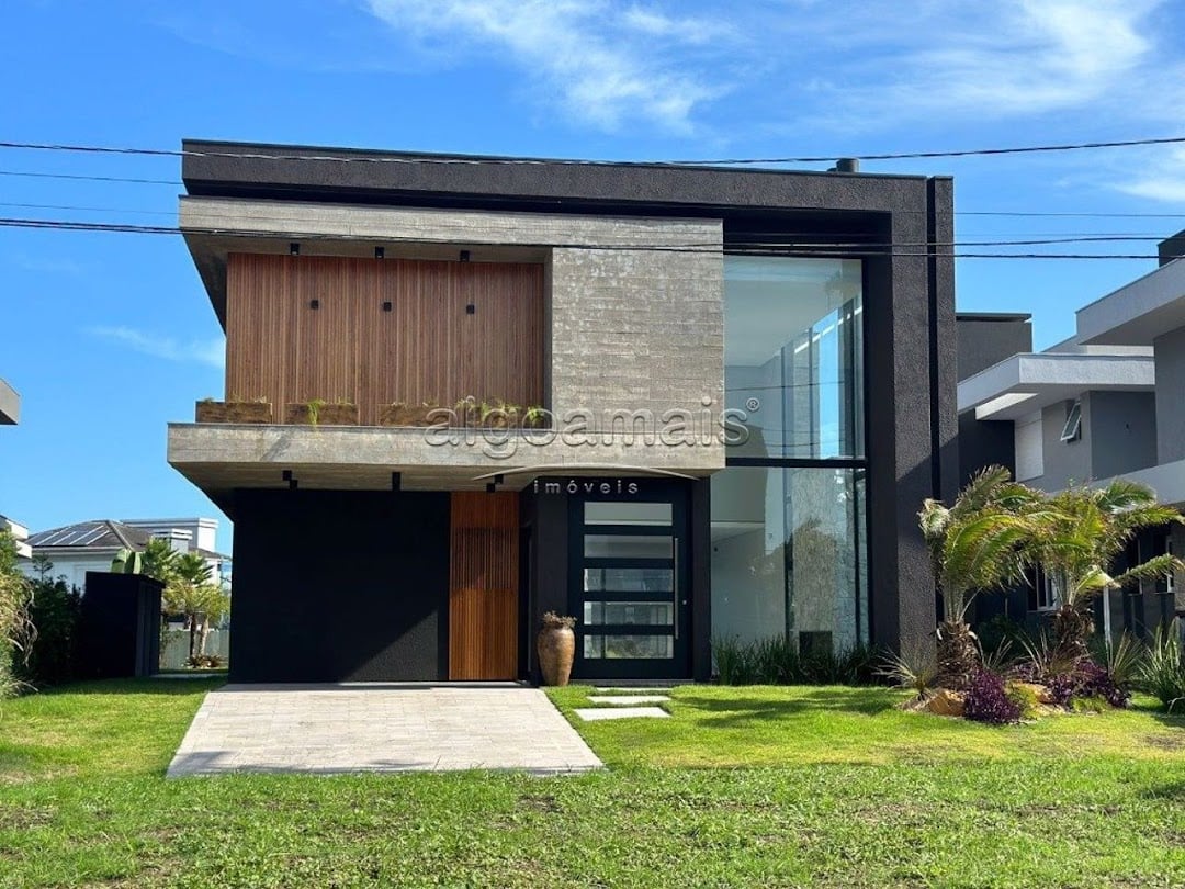 Casa de Condomínio à venda com 5 quartos, 325m² - Foto 3