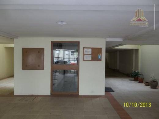 Apartamento à venda com 3 quartos, 69m² - Foto 2