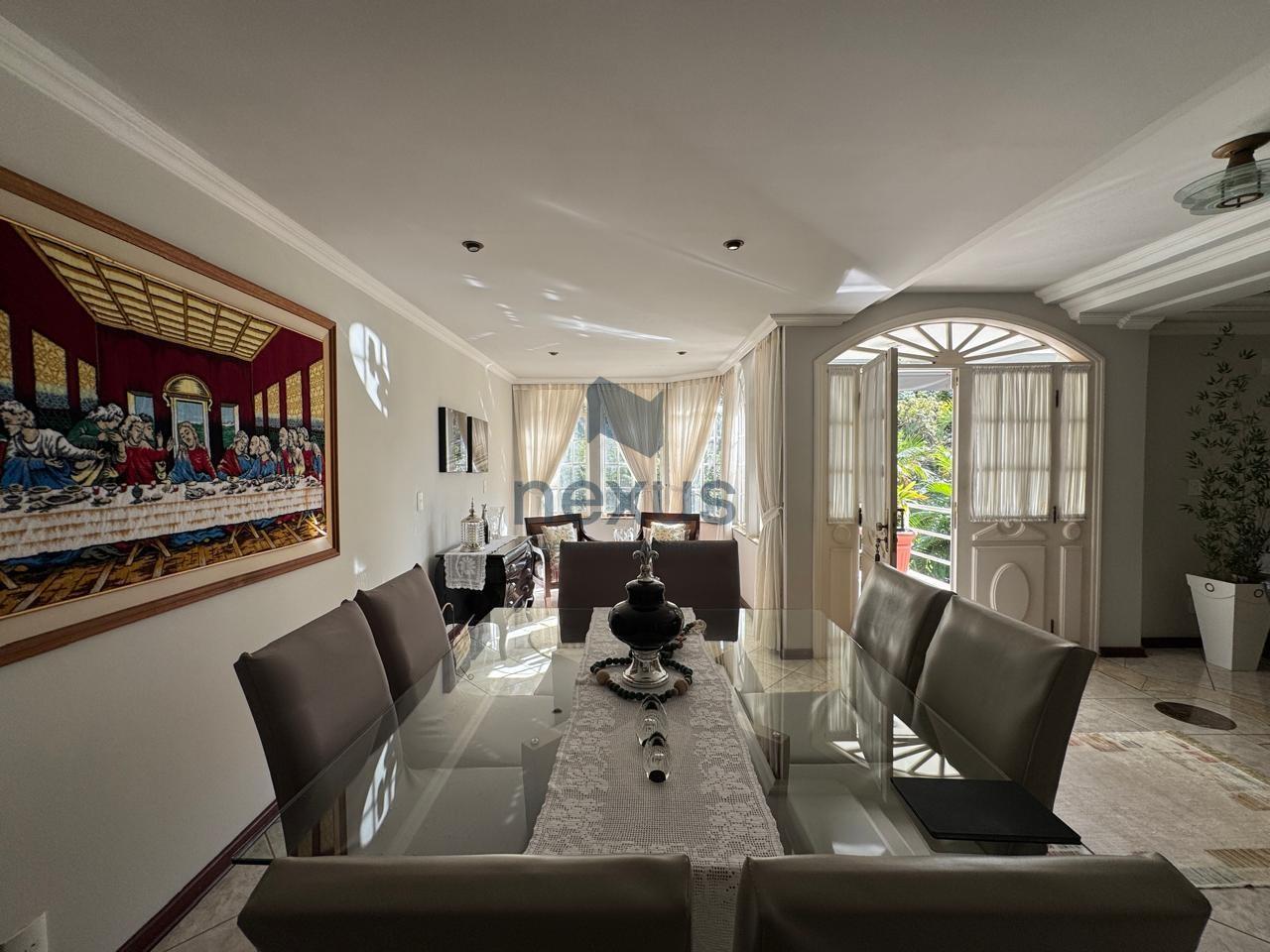 Casa à venda com 3 quartos, 400m² - Foto 4