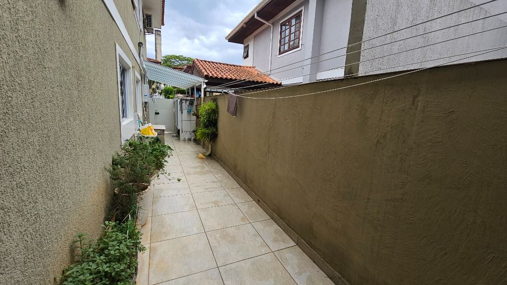 Casa de Condomínio à venda com 4 quartos, 250m² - Foto 28