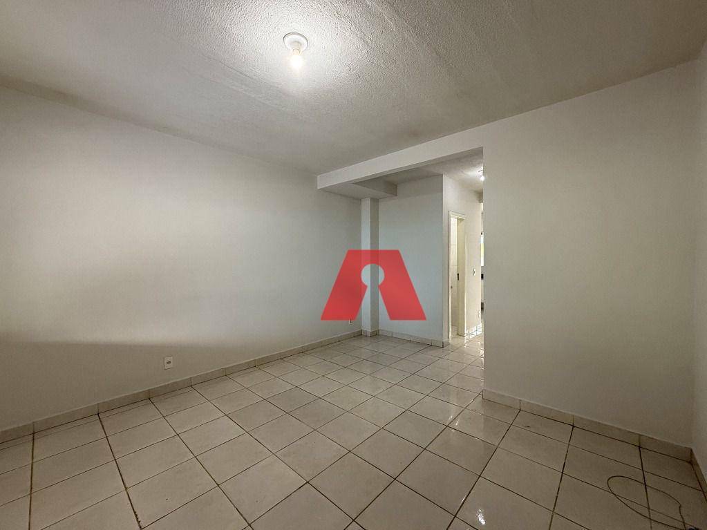 Casa de Condomínio para alugar com 2 quartos, 81m² - Foto 3