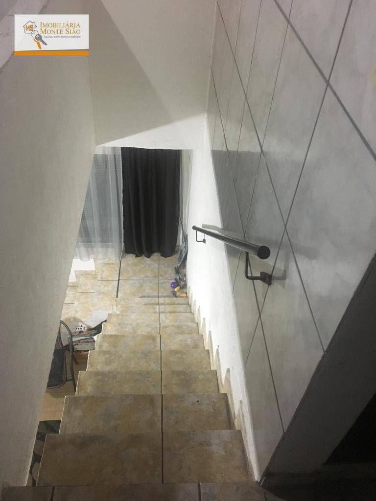 Sobrado à venda com 5 quartos, 200m² - Foto 13