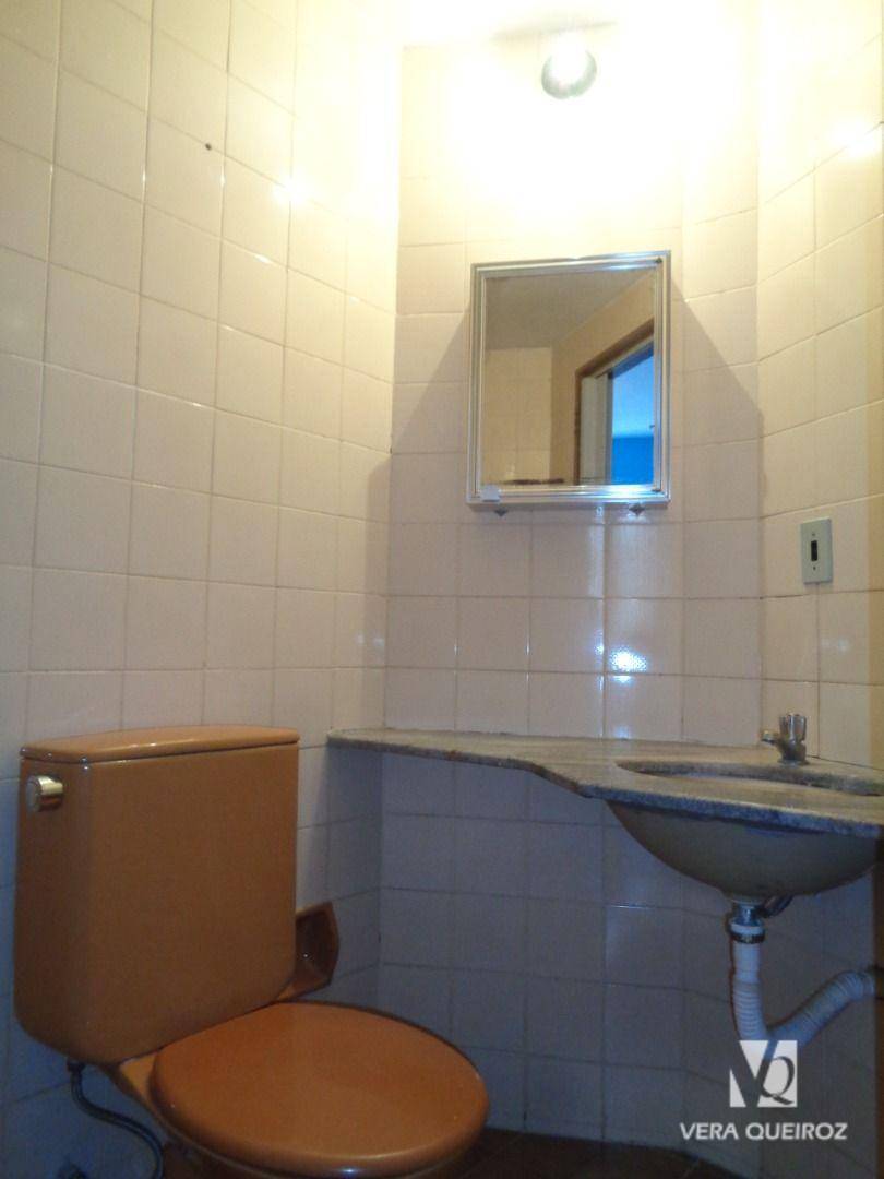 Apartamento para alugar com 1 quarto, 40m² - Foto 11