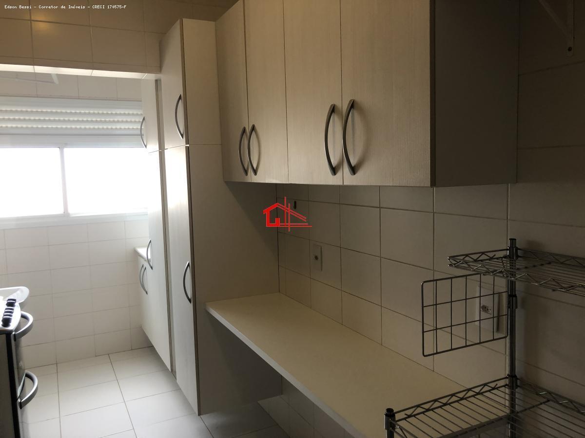 Apartamento à venda com 2 quartos, 75m² - Foto 6