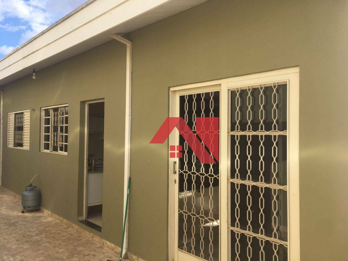 Casa à venda com 2 quartos, 135m² - Foto 1