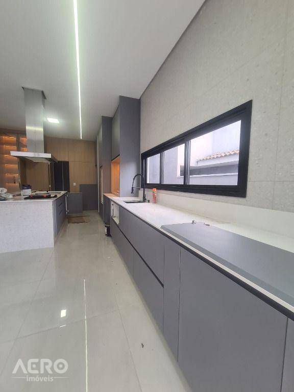 Casa à venda com 3 quartos, 245m² - Foto 8