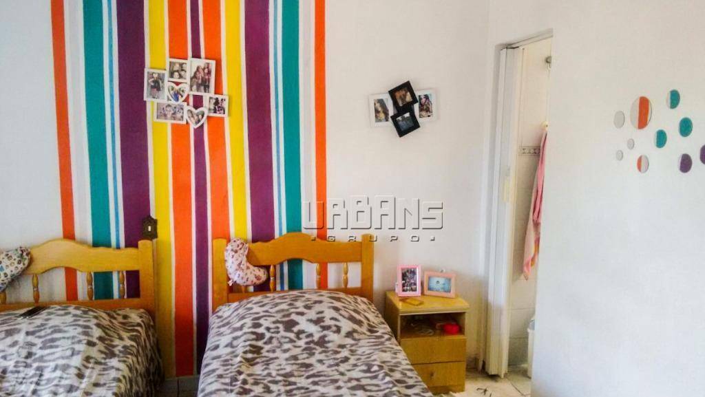 Casa à venda e aluguel com 3 quartos, 180m² - Foto 4