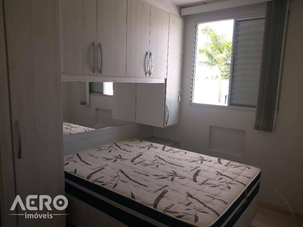 Apartamento à venda com 2 quartos, 64m² - Foto 2