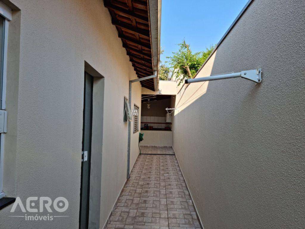 Casa à venda com 3 quartos, 175m² - Foto 3