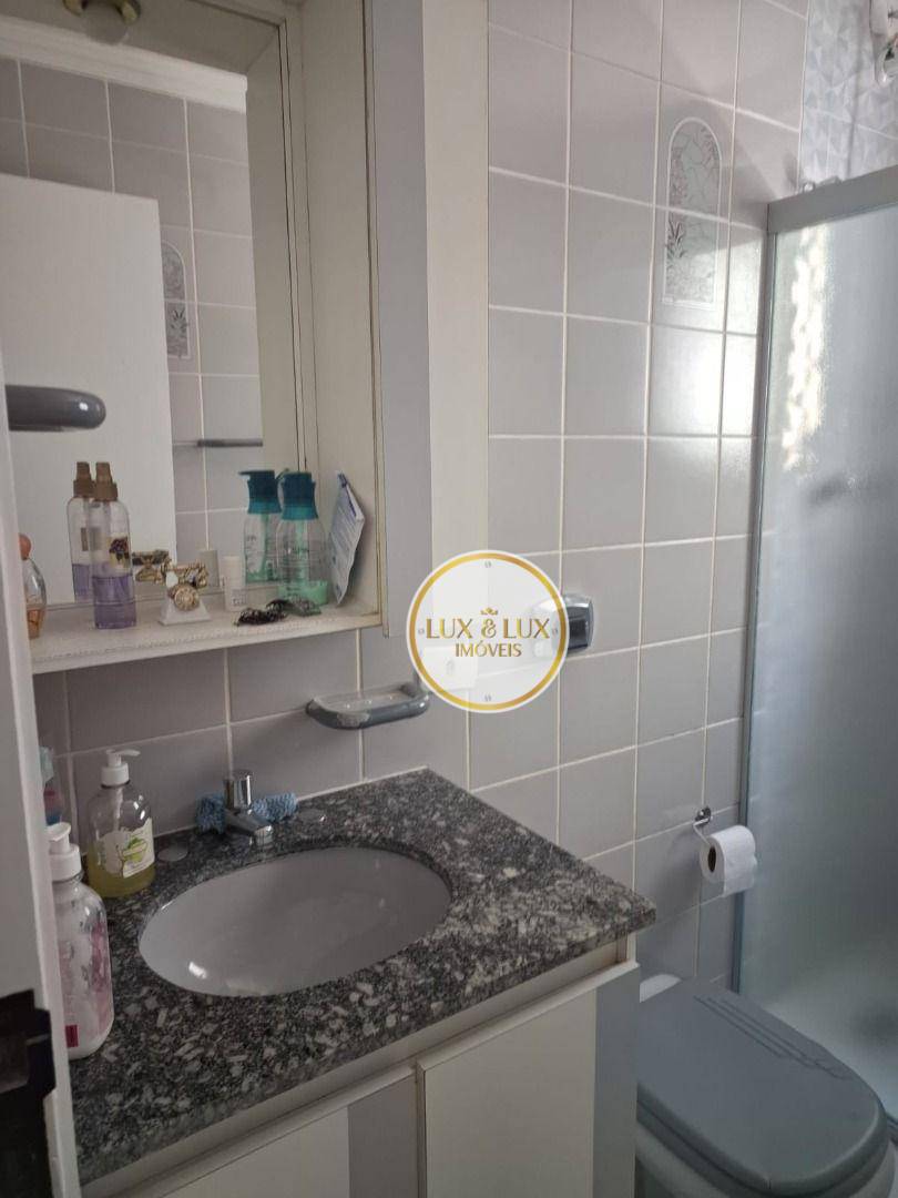 Apartamento para alugar com 3 quartos, 200m² - Foto 9