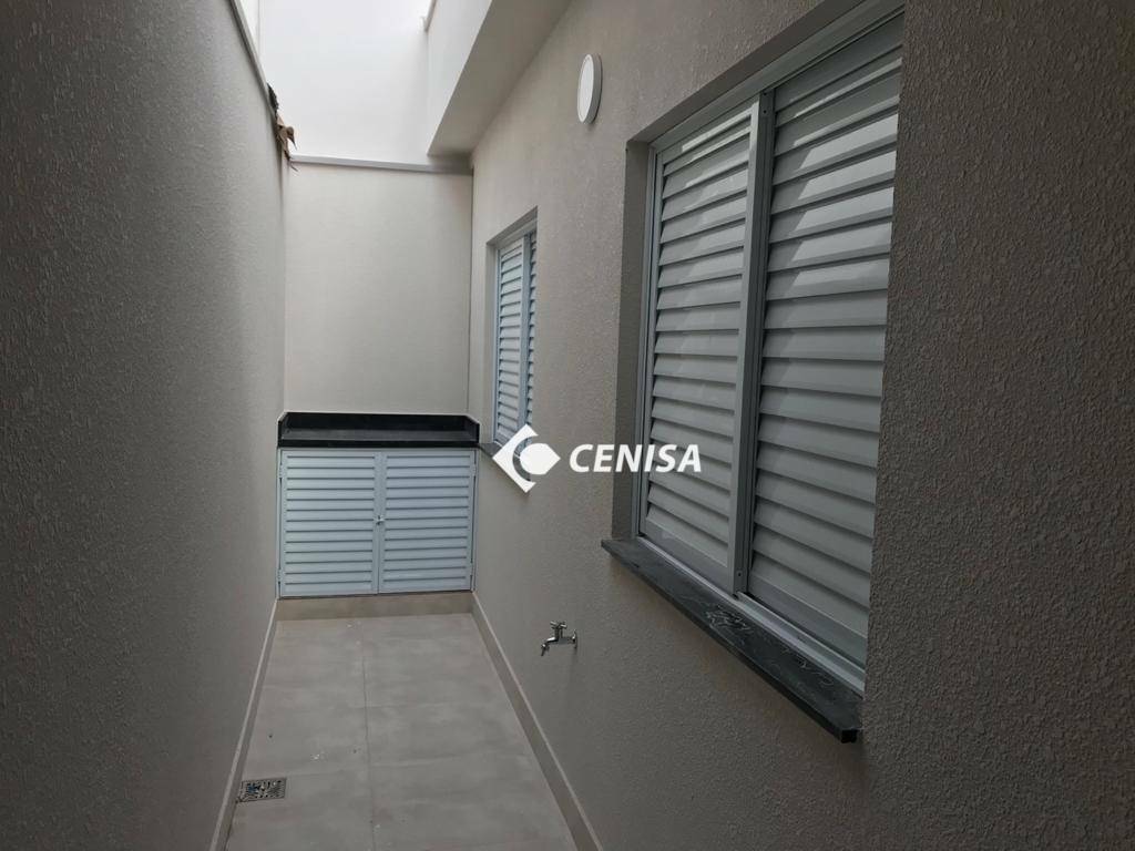 Casa à venda com 2 quartos, 68m² - Foto 4