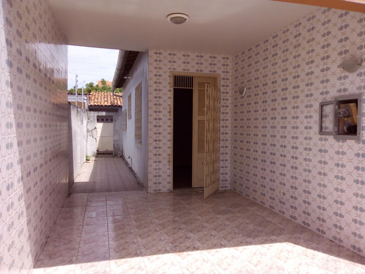 Casa à venda com 3 quartos, 240m² - Foto 4