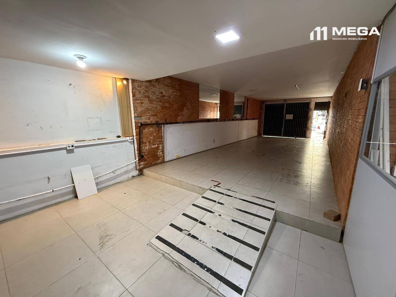 Loja-Salão, 220 m² - Foto 1