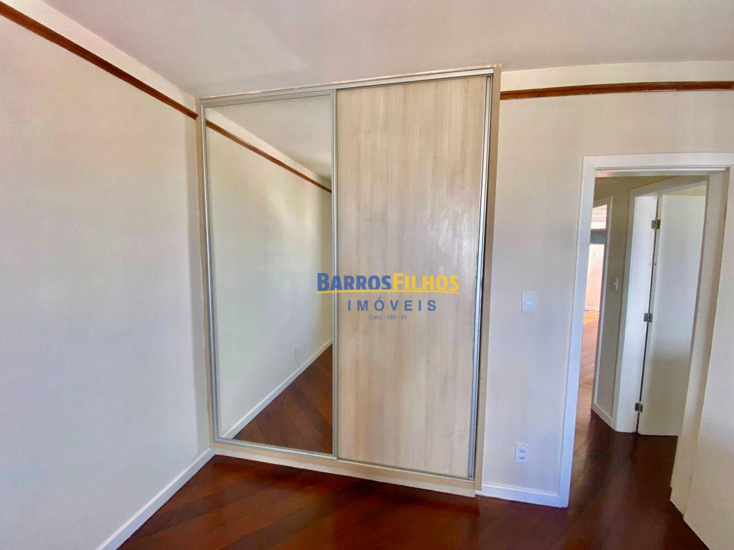 Apartamento para alugar com 3 quartos, 180m² - Foto 11