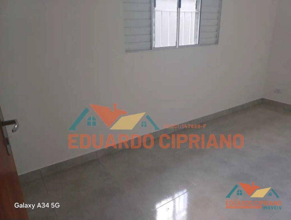 Casa à venda com 2 quartos, 62m² - Foto 5