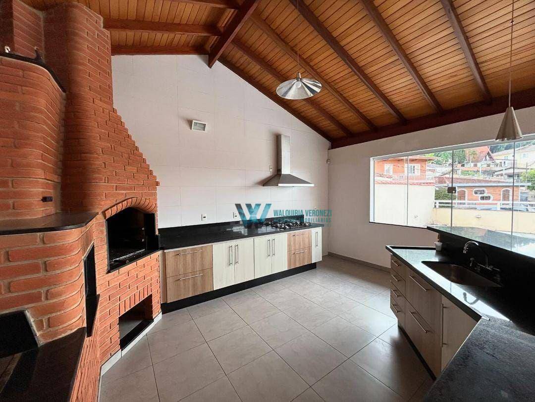 Casa à venda com 2 quartos, 231m² - Foto 1