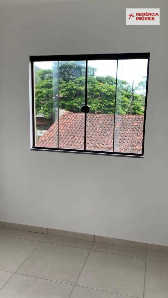 Casa à venda com 3 quartos, 77m² - Foto 11