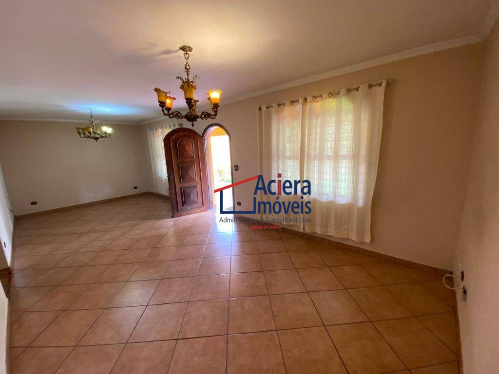 Casa de Condomínio para alugar com 5 quartos, 400m² - Foto 11