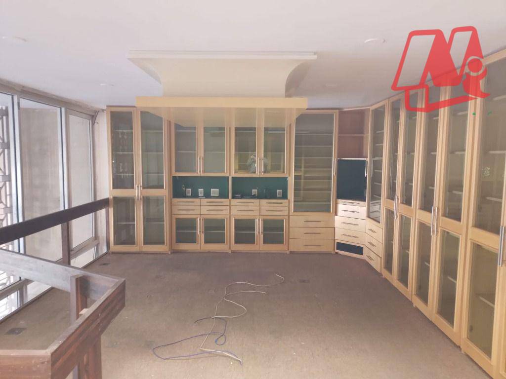 Casa à venda e aluguel com 3 quartos, 371m² - Foto 8