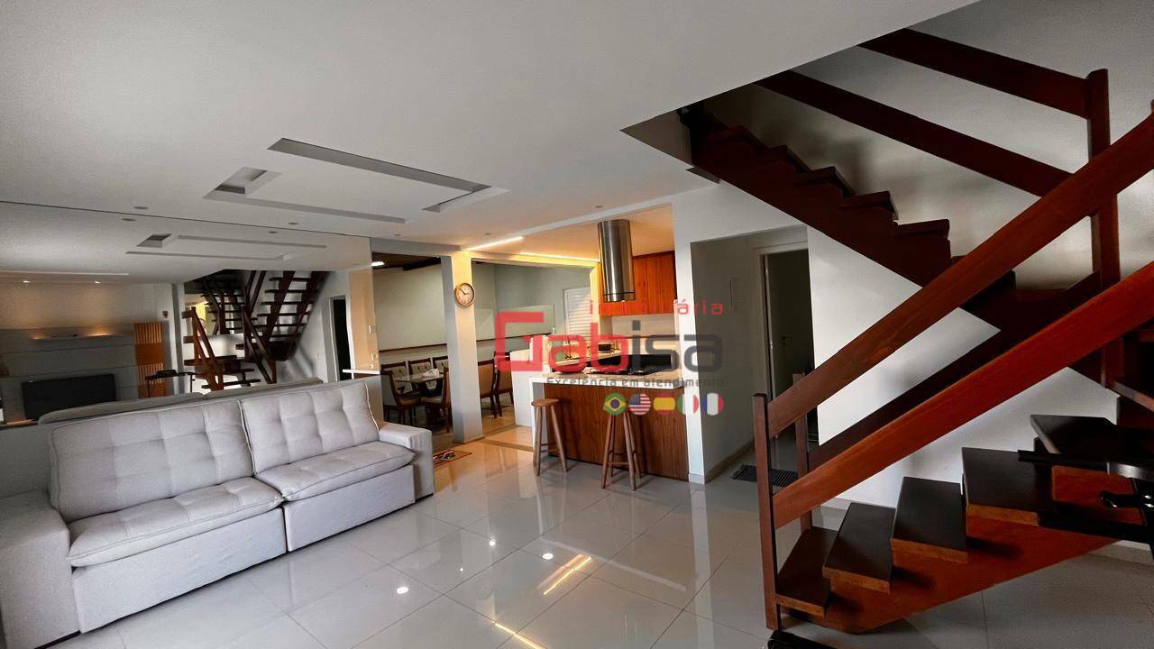 Casa à venda e aluguel com 4 quartos, 200m² - Foto 1