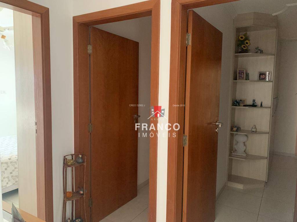 Apartamento à venda com 3 quartos, 123m² - Foto 18