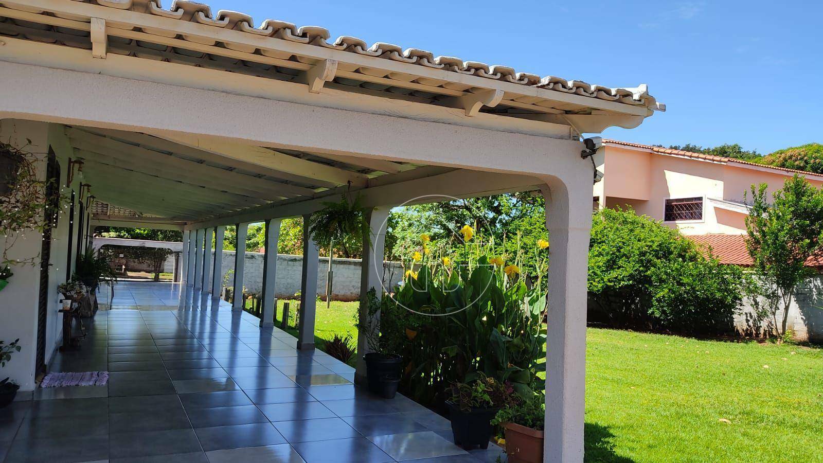 Casa à venda com 3 quartos, 280m² - Foto 1