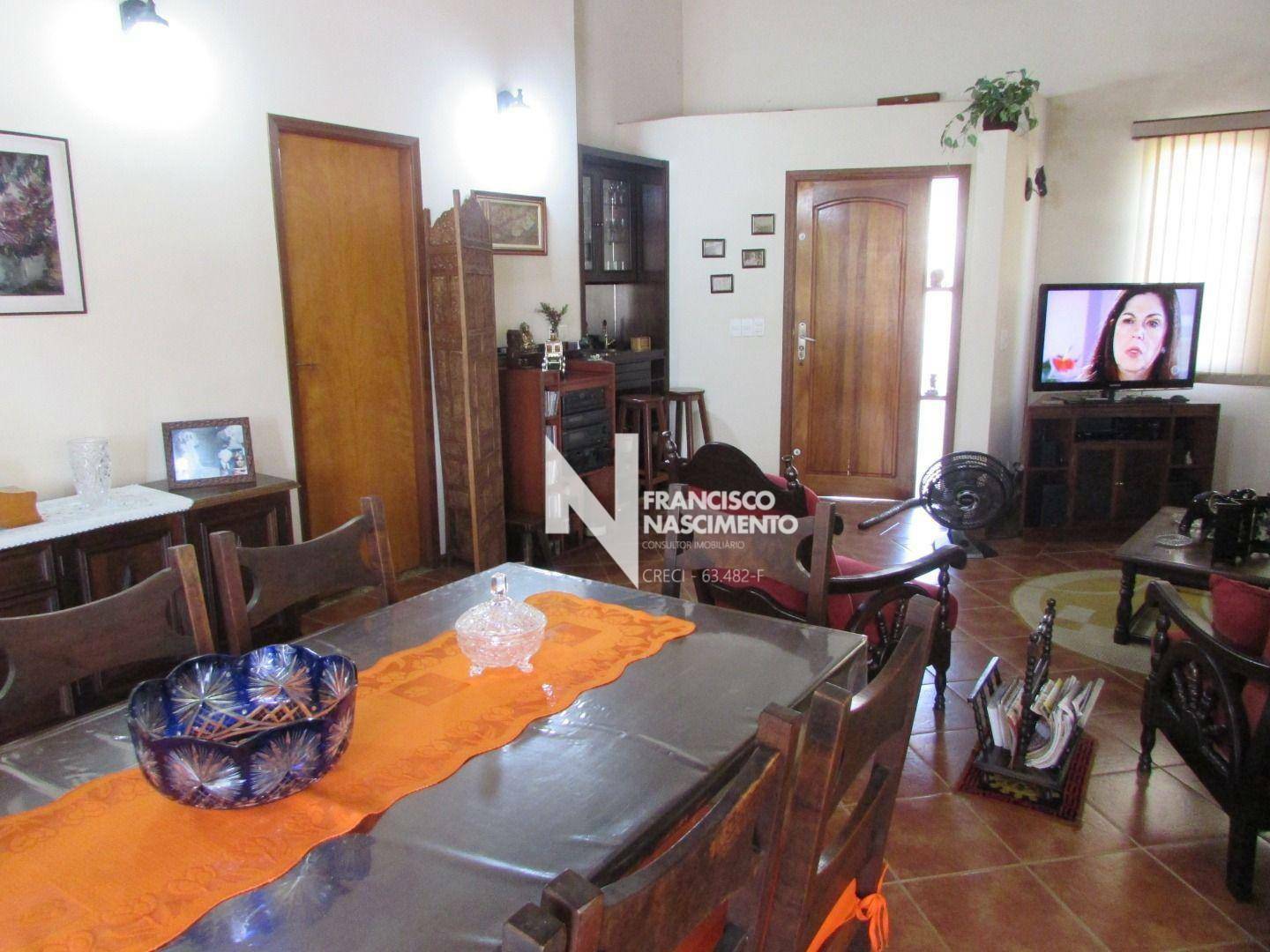 Casa à venda com 3 quartos, 200m² - Foto 3