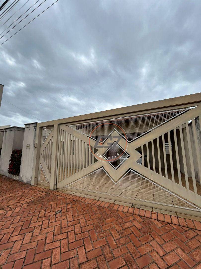 Casa, 3 quartos, 180 m² - Foto 1